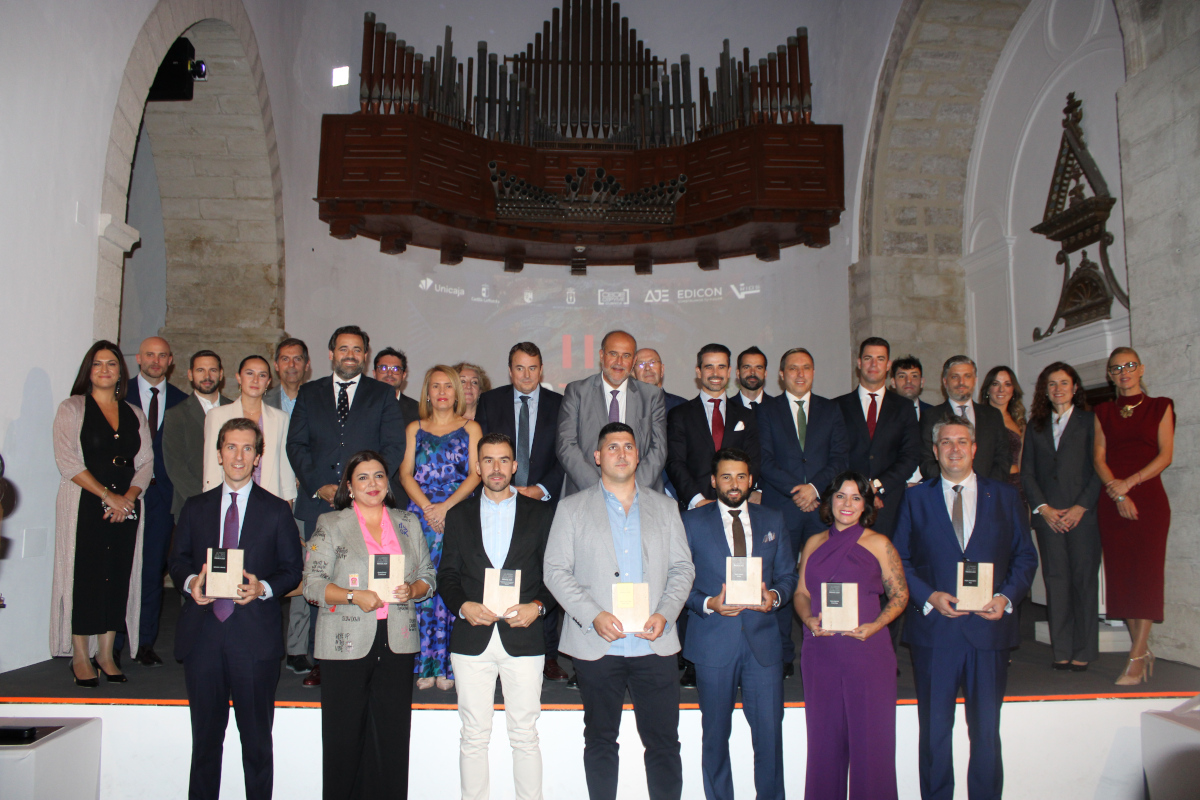 Patrocinamos los Premios AJE Castilla-La Mancha, que reconocen el talento, la innovación y el esfuerzo de jóvenes empresarias y empresarios