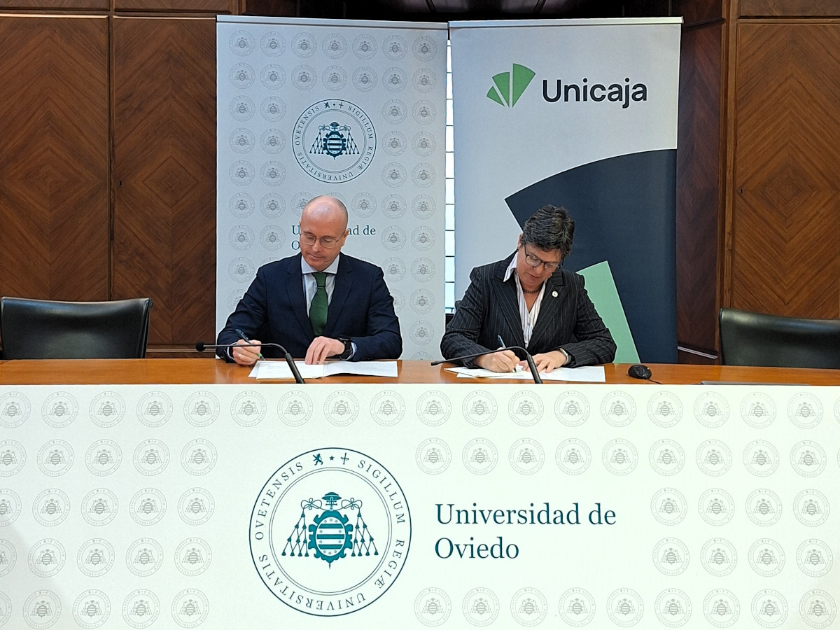 Unicaja vuelve a colaborar con la Universidad de Oviedo en los premios a los mejores expedientes