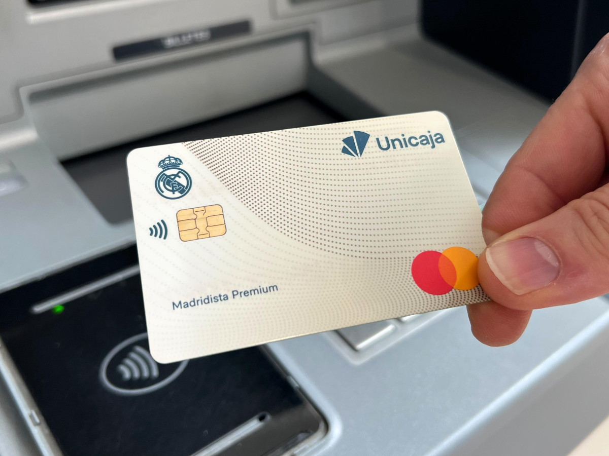 Unicaja y Real Madrid lanzan una nueva tarjeta, que integra en un único soporte carnet Madridista Premium y tarjeta de débito