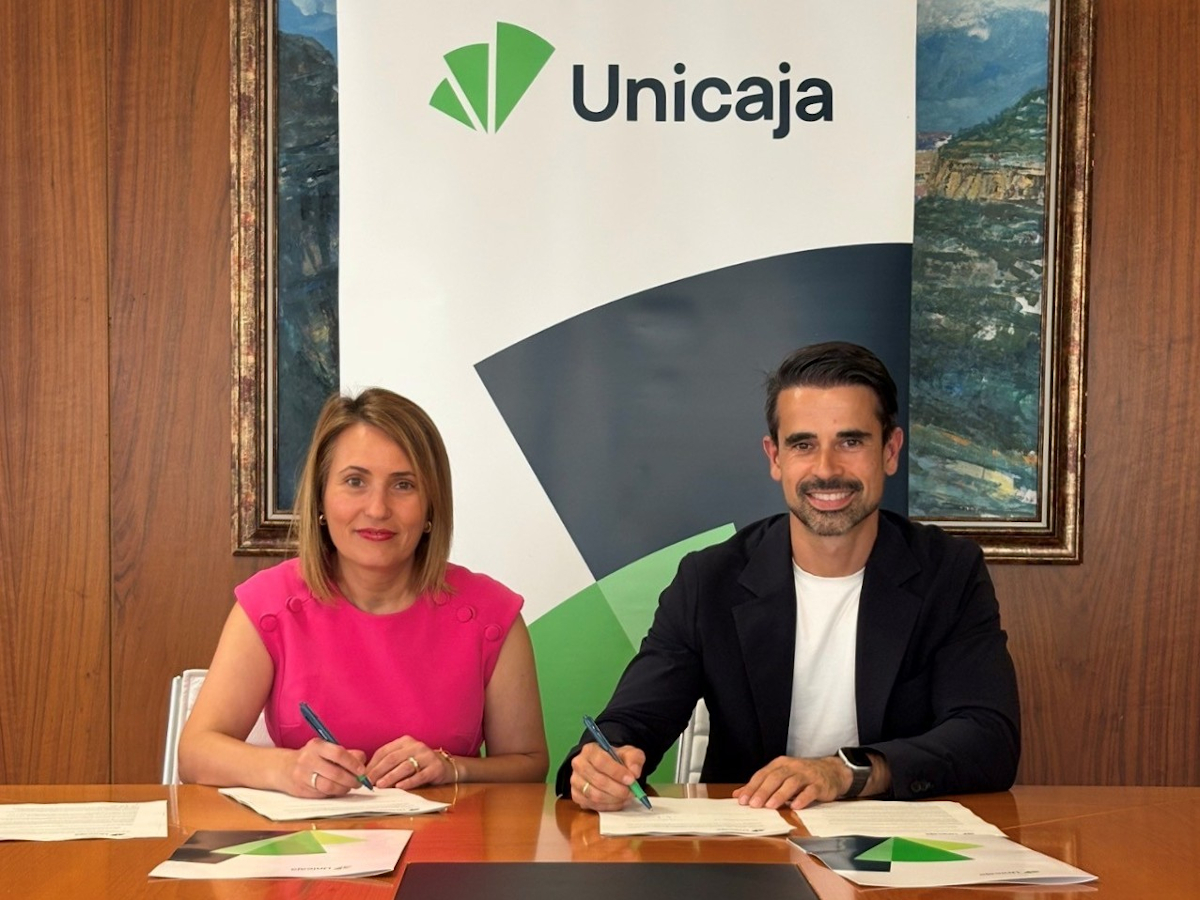 Unicaja y AJE Castilla-La Mancha aúnan esfuerzos para mejorar la competitividad de los jóvenes empresarios de la región