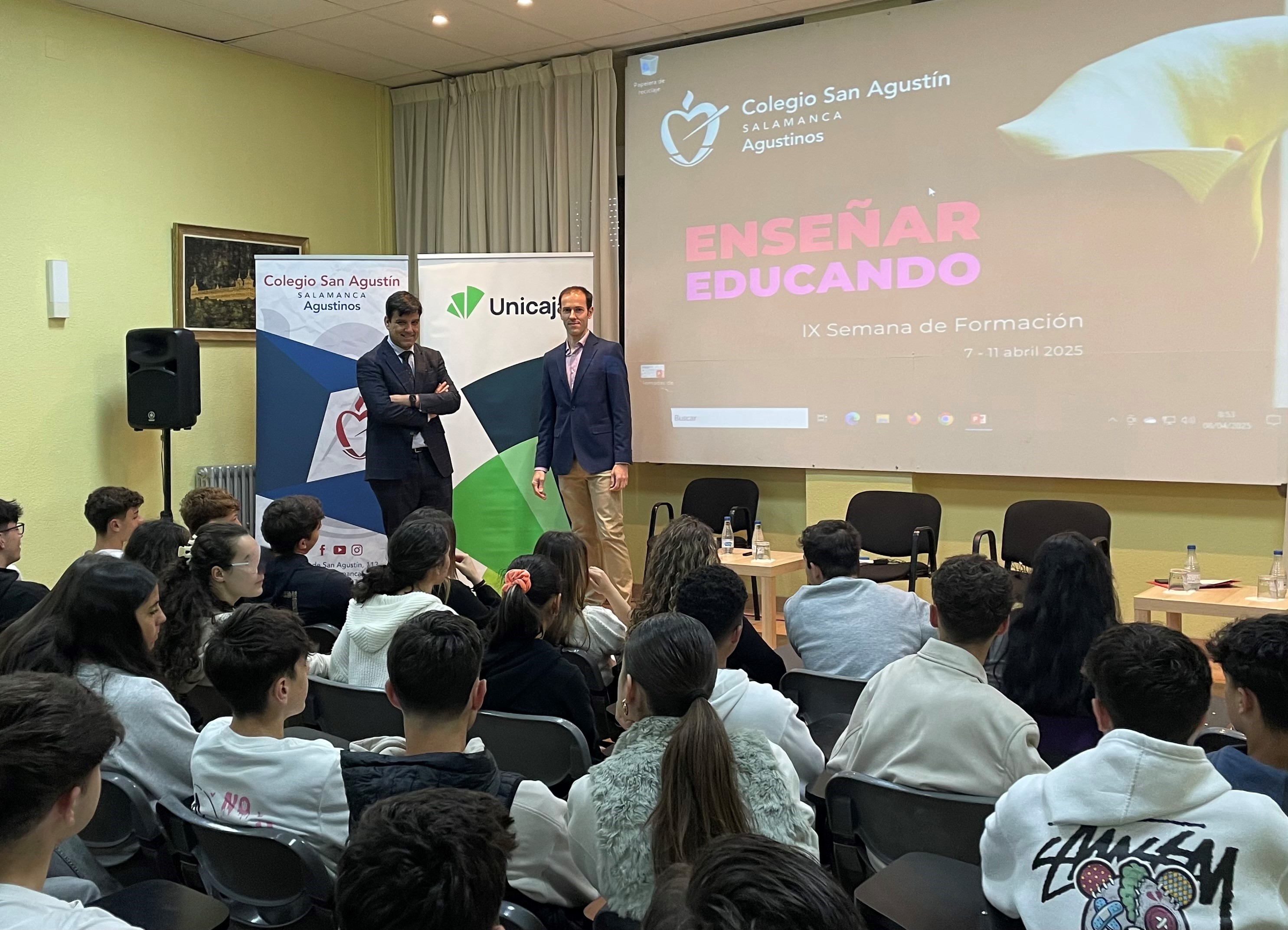 Unicaja participates in a conference at Colegio San Agustín, Salamanca, on training and employment options in the financial sector