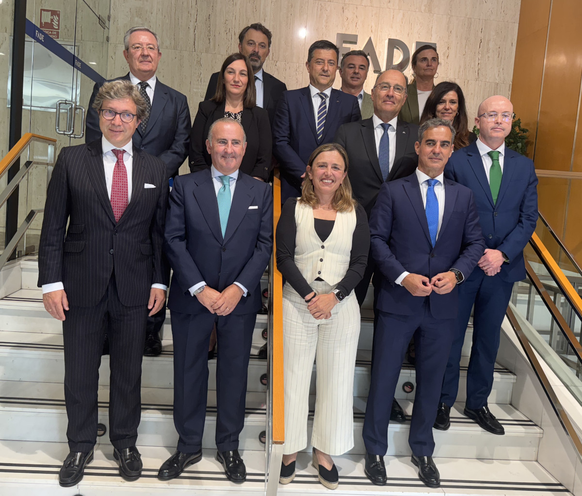 FADE y siete entidades bancarias firman un convenio para movilizar 350 millones frente al impacto de los aranceles