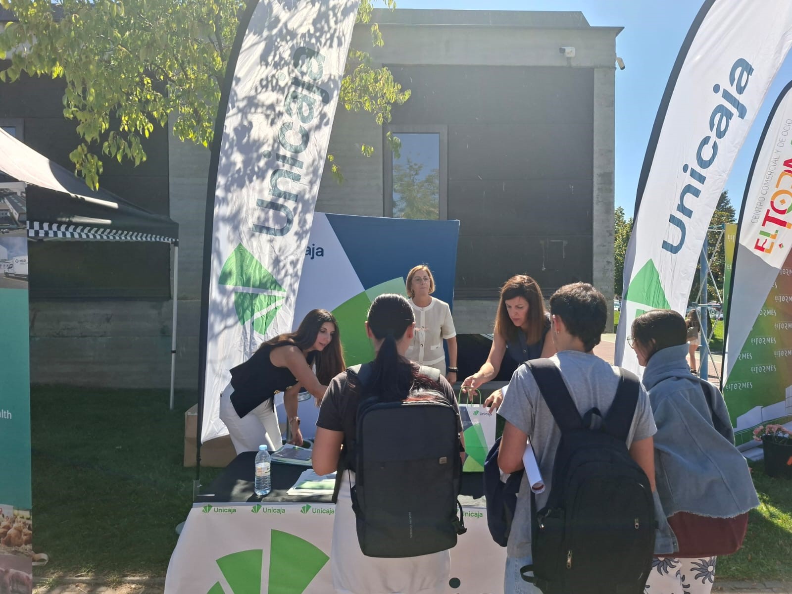 Presentes en la Feria de Bienvenida a los estudiantes de la Universidad de Salamanca