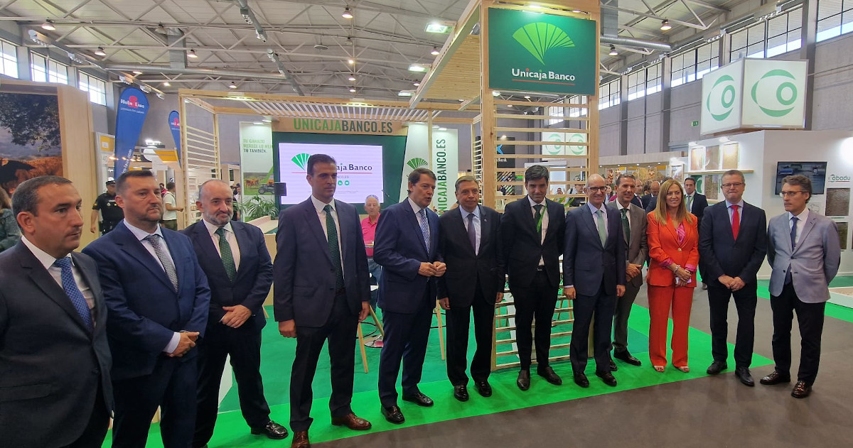Salamaq-2023-unicaja banco-inauguracion-expositor