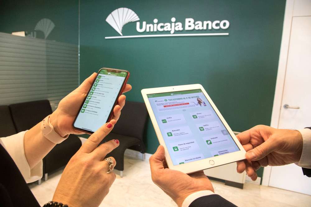 banca_digital_tablet