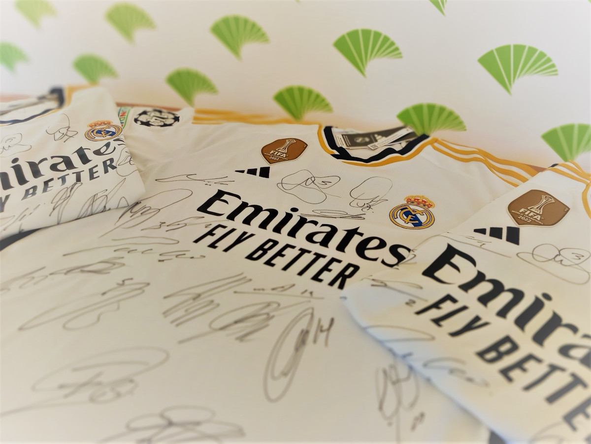 camisetas-Real-Madrid-firmadas-jugadores-reducida