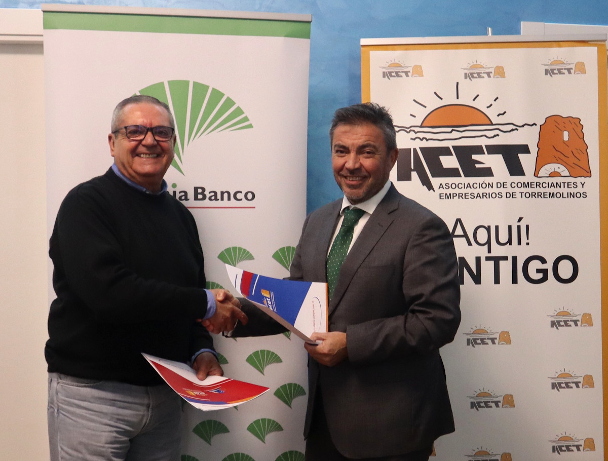 Unicaja Banco renueva su apoyo a ACET para impulsar la competitividad del comercio local de Torremolinos