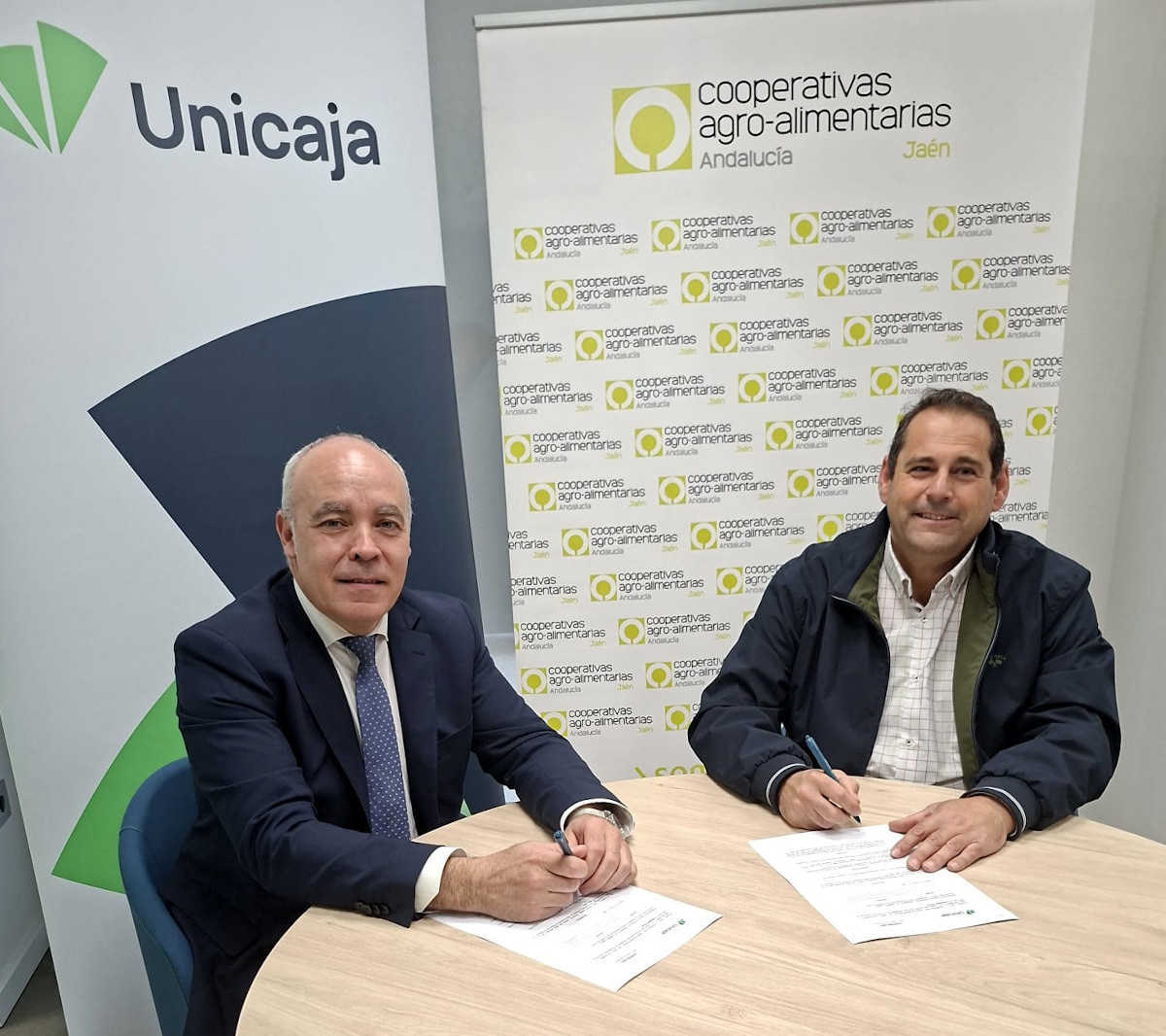 Acuerdo en Jaén con Cooperativas Agro-alimentarias para adelantar las ayudas de la PAC al campo