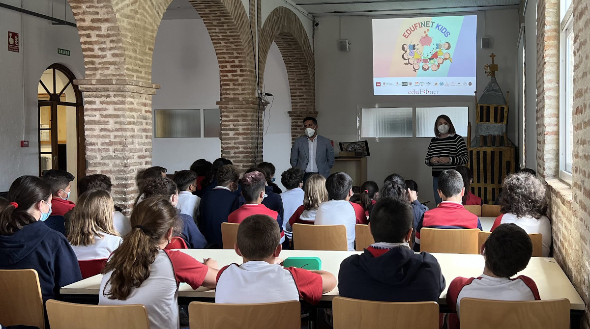 Más de 750 alumnos de primaria de Andalucía y Castilla y León participan en las I Jornadas Edufinet Kids