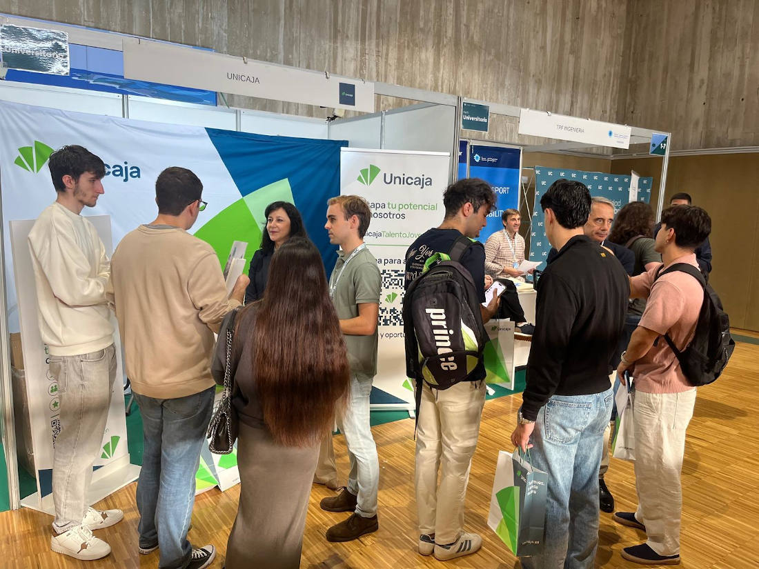 Presentes en la IV Feria de Empleo de la Universidad de Cantabria para acercarse al talento joven
