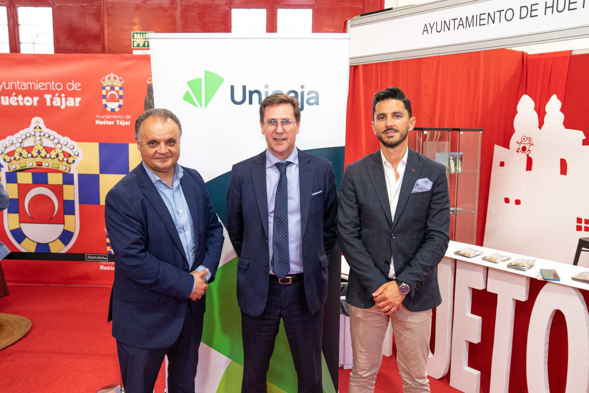 Unicaja shows its support to the agricultural sector of Granada with its participation in the Asparagus Fair in Huétor Tájar