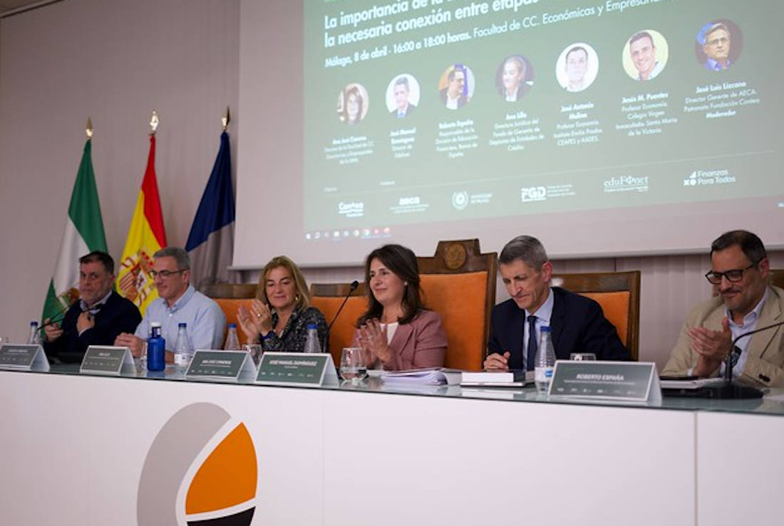 Foro de debate en Málaga sobre la importancia de la enseñanza de la educación financiera, con la participación de Edufinet