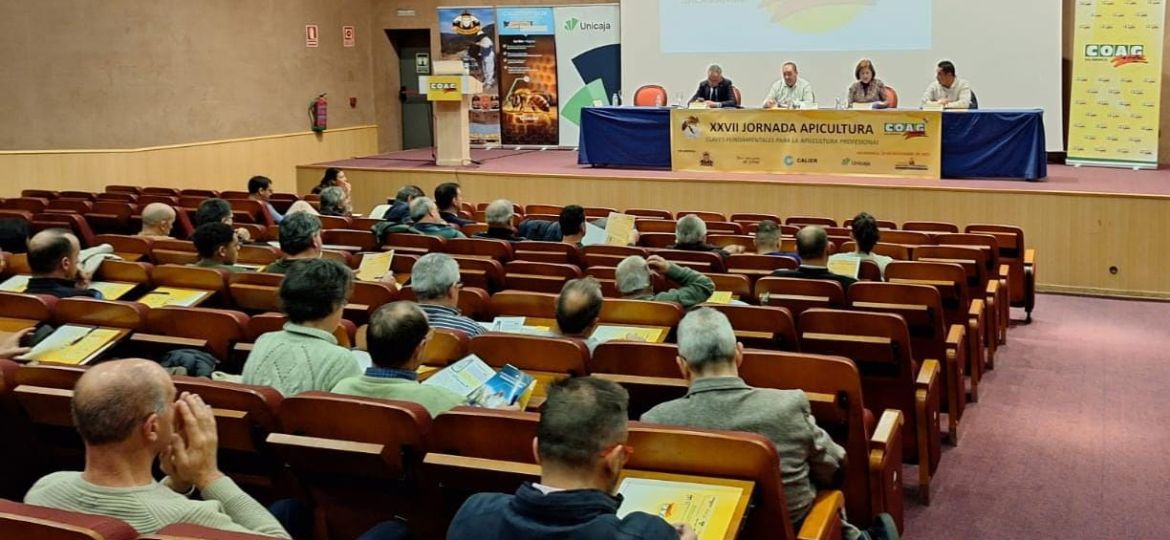 Celebrada en Salamanca una jornada sobre las claves actuales de la apicultura profesional, con la colaboración de Unicaja