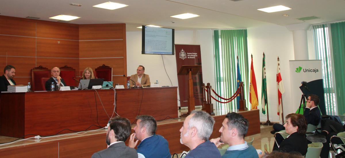 La aplicación de la IA al ámbito jurídico, eje de las conferencias del Colegio de Abogados de Almería