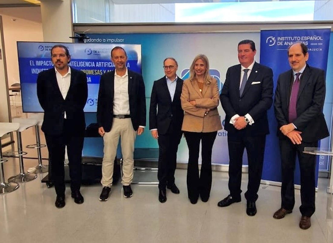 Expertos debaten en Granada sobre el impacto de la IA en el sector financiero, con la colaboración de Unicaja