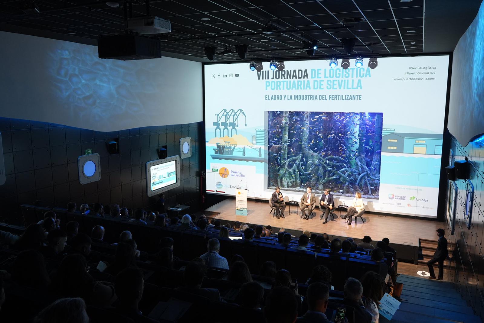 Más de 250 profesionales del sector agro se dan cita en la VIII Jornada de Logística Portuaria de Sevilla, con el patrocinio de Unicaja 