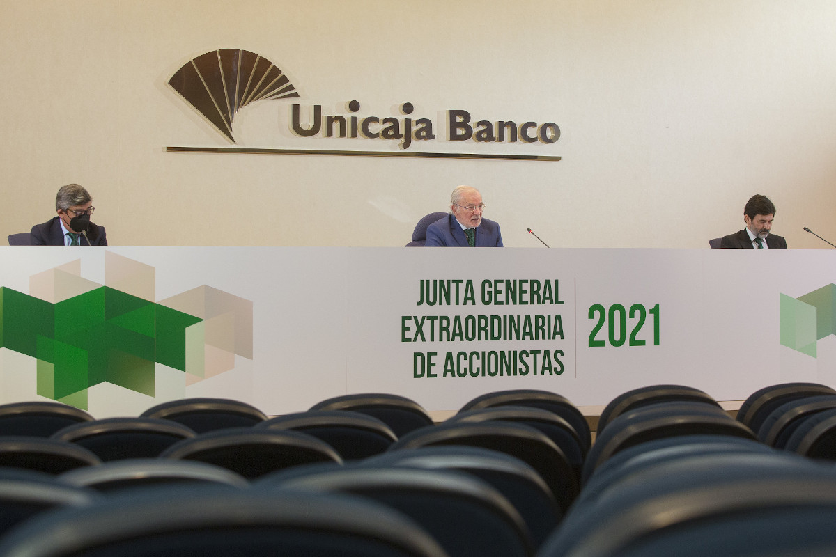 junta-extraordinaria-accionistas-unicaja-banco-fusion-liberbank-2