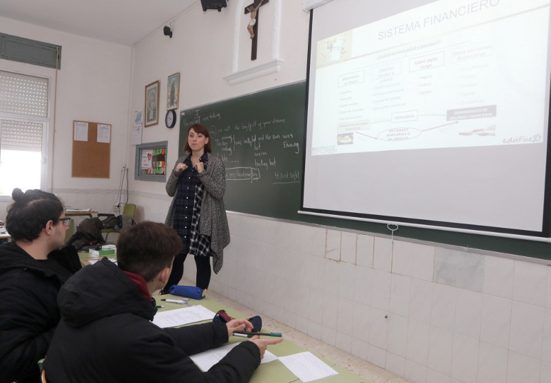 las-xi-jornadas-de-educacion-financiera-para-jovenes-que-impulsa-el-proyecto-edufinet-de-unicaja-comienzan-en-cadiz-un-nuevo-curso