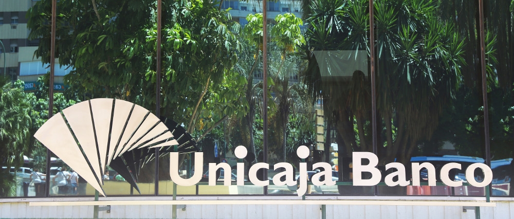 logo-fachada-unicaja-banco-2