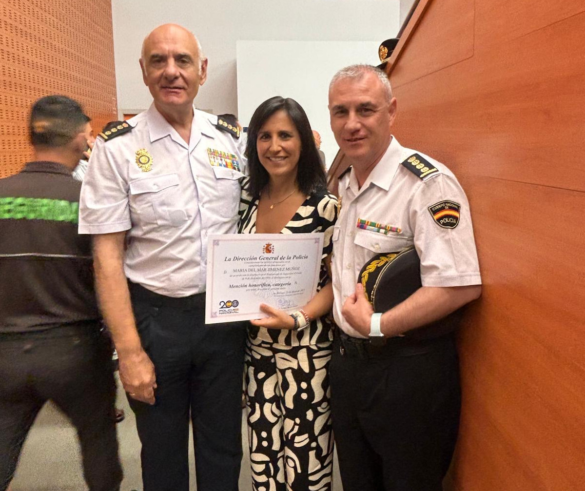 maria-del-mar-jimenez-dia-seguridad-privada-medalla