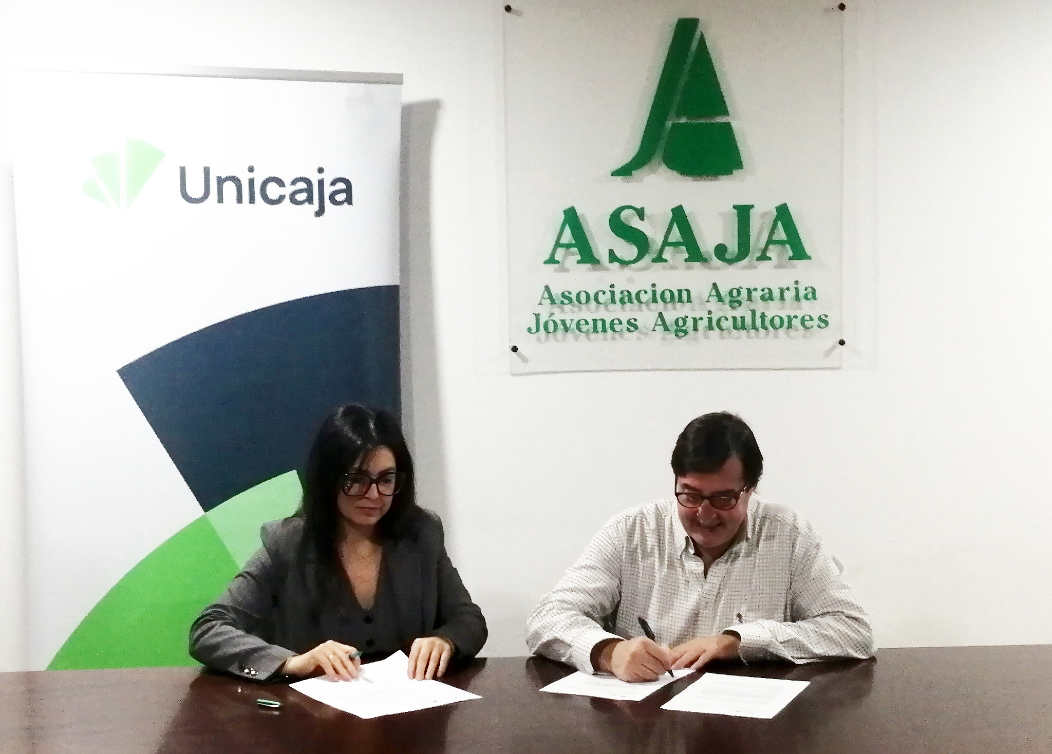 Asaja Extremadura y Unicaja unen esfuerzos en favor del sector agrícola y ganadero