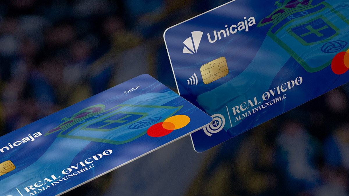 Celebración del centenario del Real Oviedo con una tarjeta de débito dedicada al equipo