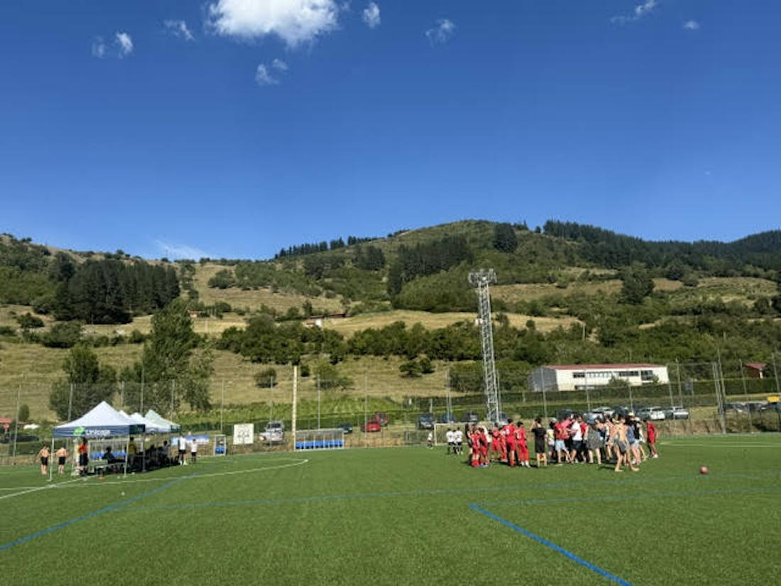 Más de 300 niños y jóvenes han participado en el Torneo de Fútbol base ‘Liébana Conecta Sensaciones’, una experiencia deportiva en plena naturaleza