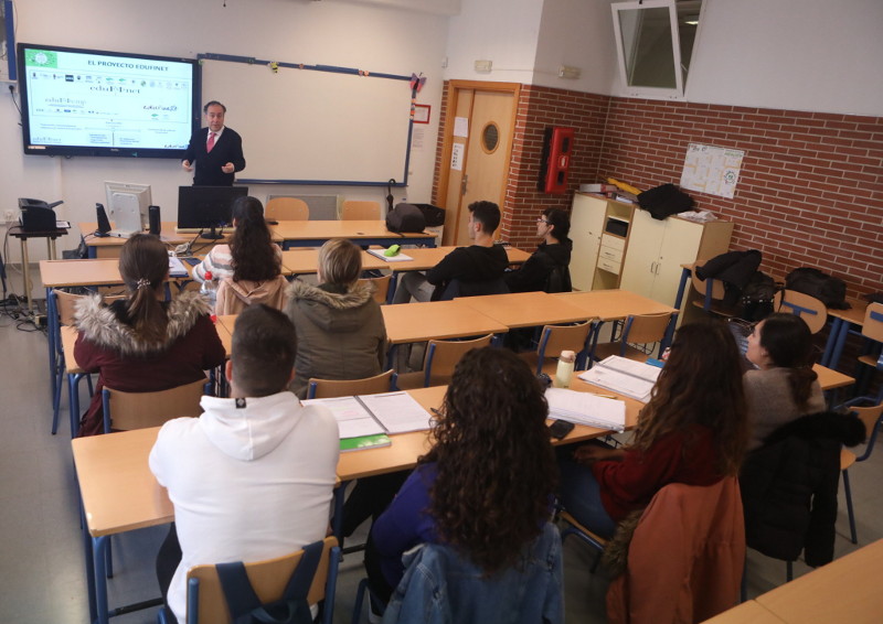 unicaja-acerca-educacion-financiera-eso-bachillerato-cadiz