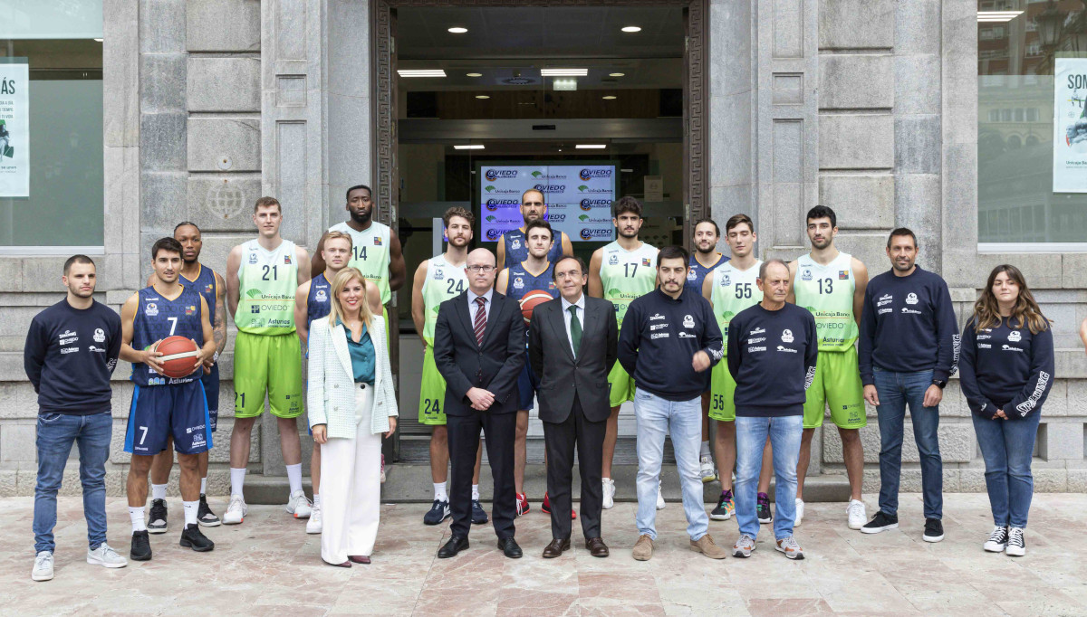 unicaja-banco-oviedo-baloncesto-presentacion-equipacio-camisetas