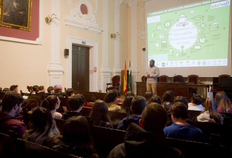 unicaja-curso-educacion-financiera-secundaria-bachillerato-granada-ceuta-melilla