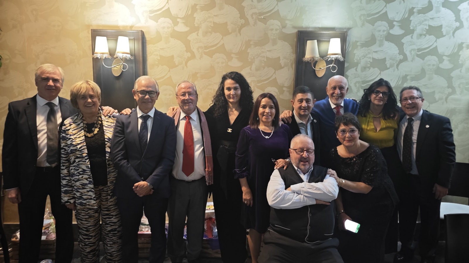 Reafirmación de nuestro compromiso social en el encuentro de la junta directiva de la asociación Edad Dorada – Mensajeros de la Paz