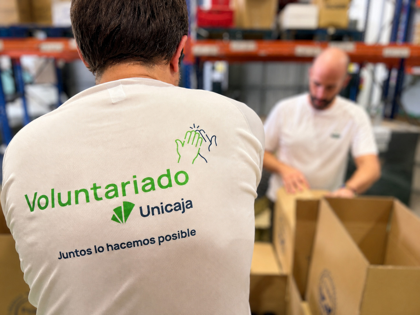 Voluntarios de Unicaja colaboran con Bancosol y participan en el envío de material para más de 10.000 niños de Honduras