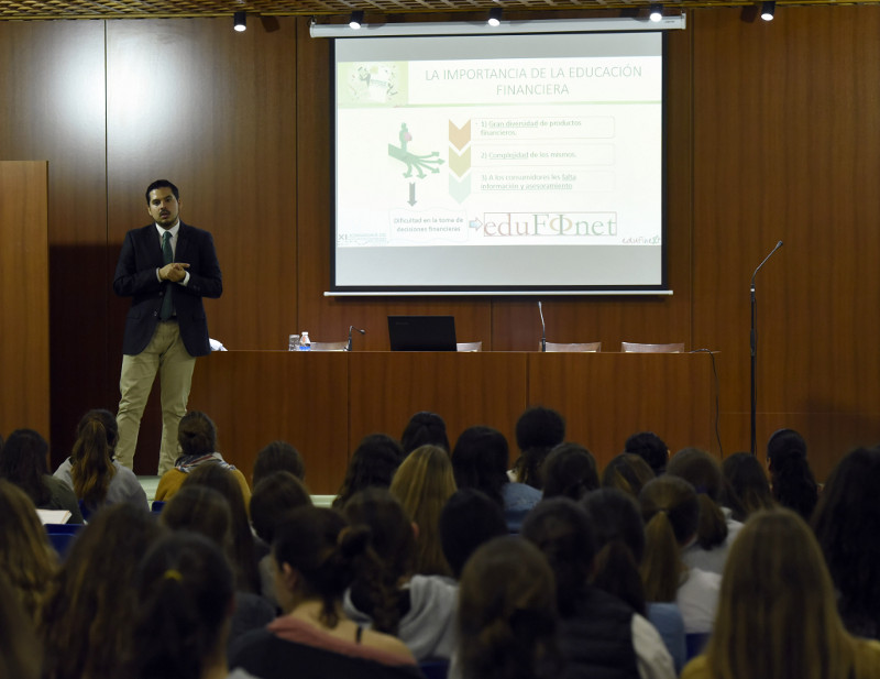 xi-jornadas-educacion-financiera-jovenes-edufinet-comienzan-nuevo-curso-sevilla